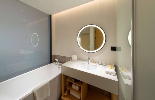 Nanshan Hotel | Stylish Stay at Hilton Garden Inn Shenzhen Nanshan Avenue