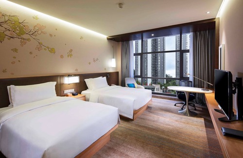 Zhangwan Qu Hotel | Discover Hilton Garden Inn Shiyan: Rated 9.6 with Great Amenities