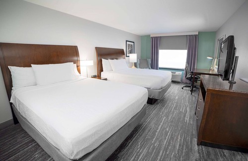South Bend Hotel | Inviting Hilton Garden Inn South Bend with Family-Friendly Amenities