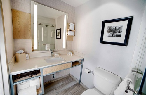 South Bend Hotel | Inviting Hilton Garden Inn South Bend with Family-Friendly Amenities
