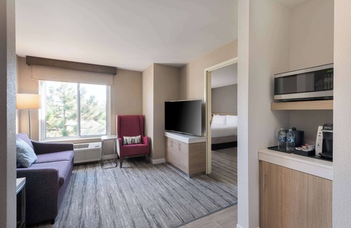 St. Charles Hotel | Discover Comfort at Hilton Garden Inn St. Charles