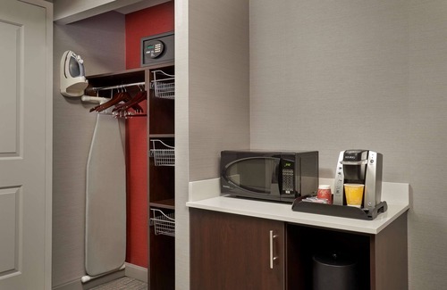 Northeast Mississauga Hotel | Discover Hilton Garden Inn Toronto Airport West/Mississauga