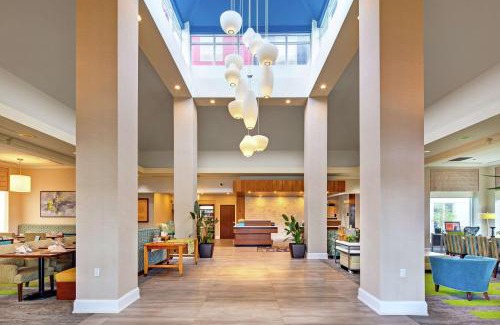 Clearview Hotel | Pet-Friendly Hilton Garden Inn Toronto-Oakville with Pool