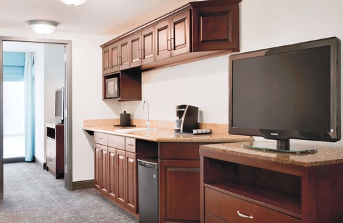 Central Business District Hotel | Discover the Hilton Garden Inn Worcester with Family-Friendly Amenities