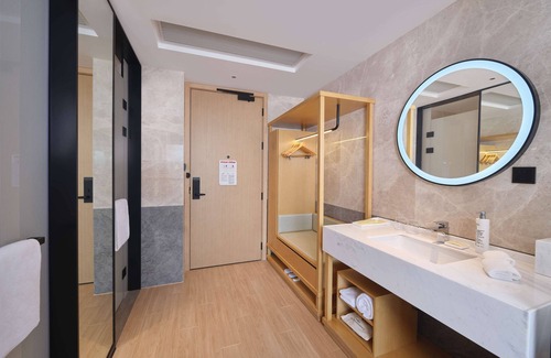 Tong'an Hotel | Relax at Hilton Garden Inn Xiamen Tong'An with Family-Friendly Amenities