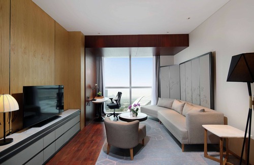 Hengqin Hotel | Relax at Hilton Garden Inn Zhuhai Hengqin with Pool Access