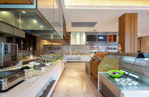 Hengqin Hotel | Relax at Hilton Garden Inn Zhuhai Hengqin with Pool Access
