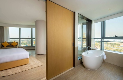 Xiangzhou District Hotel | Discover Hilton Garden Inn Zhuhai Hengqin with Family-Friendly Amenities