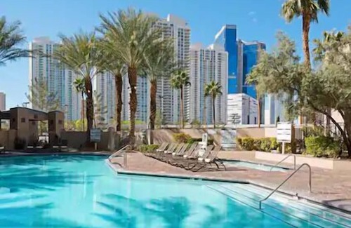 Las Vegas Apartment | Guest Rated: 9/10 at Hilton Grand Vacations Club on Paradise
