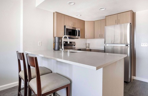Las Vegas Resort | Explore Hilton Grand Vacations Club at Paradise Las Vegas