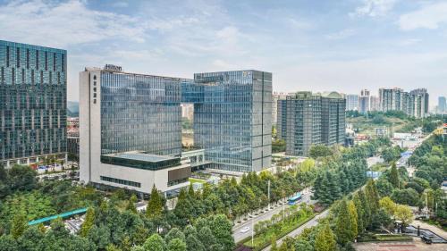Guanshanhu District Hotel | Elegant Hilton Guiyang: 4-Star Stay with Ocean Views