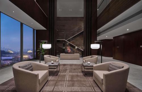 Guanshanhu District Hotel | Elegant Hilton Guiyang: 4-Star Stay with Ocean Views