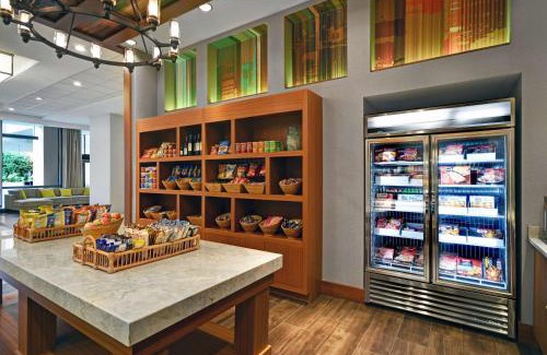 Hasbrouck Heights Hotel | Discover Hilton Hasbrouck Heights with Family-Friendly Amenities