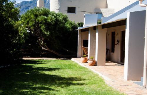 Pringle Bay House | Unforgettable Stay at Hilton House with Oceanfront Views
