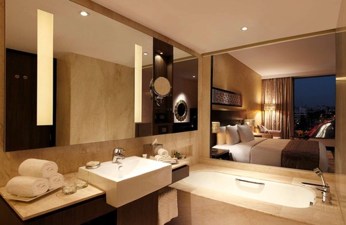 Keshav Nagar Hotel | Elegant Hilton Jaipur: 5-Star Stay with Pool & Spa