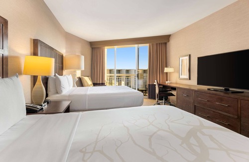Torrey Pines Resort | Experience Comfort at Hilton La Jolla Torrey Pines Hotel