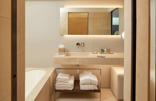 Como Hotel | Discover Hilton Lake Como: 4-Star Stay with Pool & Spa