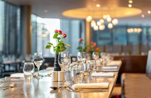 Wembley Park Hotel | Pet-Friendly Hilton London Wembley with Spa & Pool Access