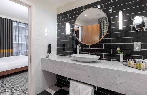Wembley Park Hotel | Discover Hilton London Wembley: Family-Friendly Retreat