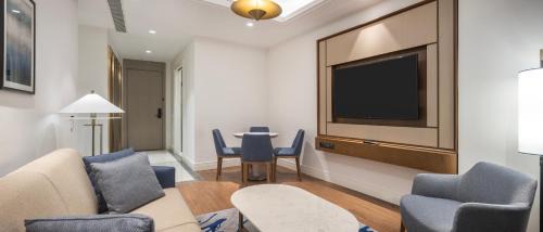 Ikitelli Hotel | Discover Hilton Mall Of Istanbul: Pet Friendly & Spa Retreat