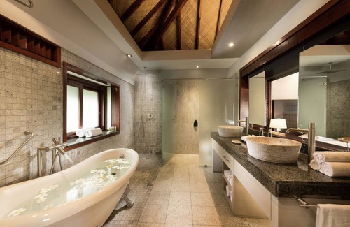 Pihaena Resort | Relax at Hilton Moorea Lagoon Resort & Spa - 5 Star Retreat
