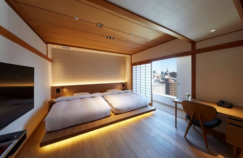 Nagoya City Centre Hotel | Elegant Hilton Nagoya: Relax with Pool, Spa & Dining