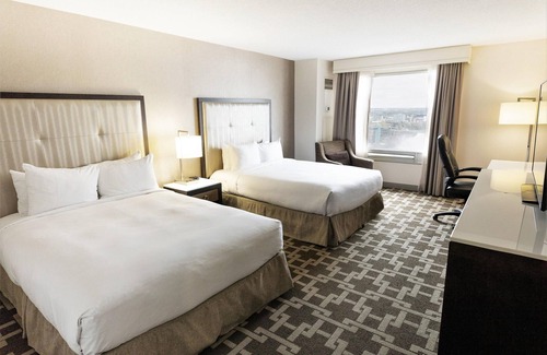 Fallsview Hotel | Discover Hilton Niagara Falls: Pools, Spa & Family-Friendly