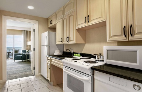 Midtown Ocean City Resort | Oceanfront Suites at Hilton Ocean City: Guest Rated 9/10