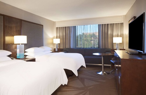 Cedar Knolls Hotel | Relax at Hilton Parsippany: Eco-Friendly & Family Friendly