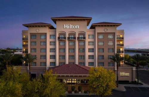 Chandler Hotel | Pet-Friendly Hilton Phoenix Chandler with Pool and Dining
