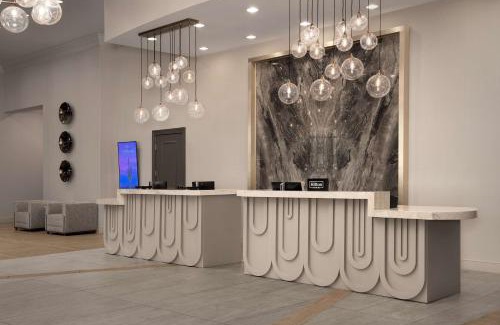 Chandler Hotel | Pet-Friendly Hilton Phoenix Chandler with Pool and Dining