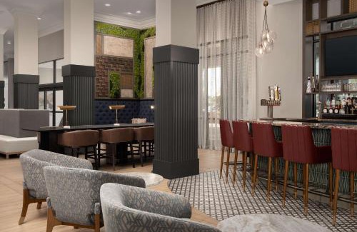 Chandler Hotel | Pet-Friendly Hilton Phoenix Chandler with Pool and Dining