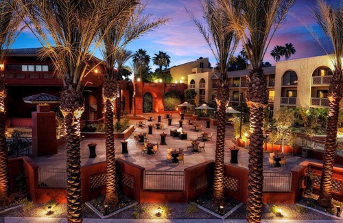 Camelback East Resort | Relax at Hilton Phoenix Resort with Pool and Spa Access