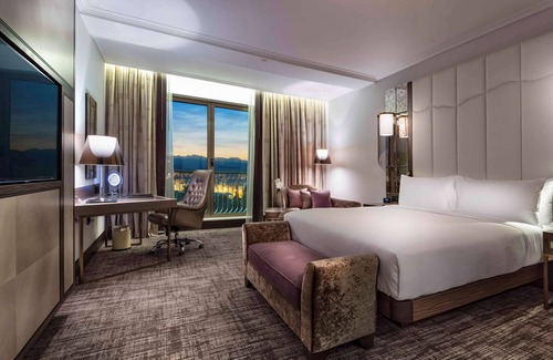 Downtown Hotel | Experience the Excellence of Hilton Podgorica Crna Gora