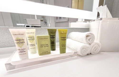 Haute-Ville Hotel | Experience Hilton Quebec: 4-Star Stay with Spa & Pool
