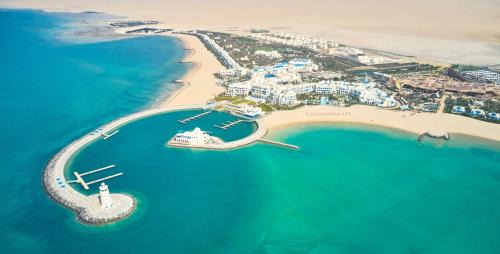Abu Samra Resort | Indulge at Hilton Salwa Beach Resort and Villas