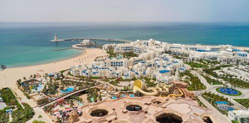 Abu Samra Resort | Indulge at Hilton Salwa Beach Resort and Villas