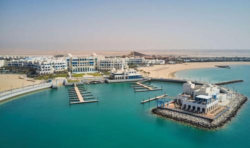Abu Samra Resort | Indulge at Hilton Salwa Beach Resort and Villas