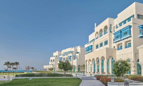 Abu Samra Resort | Indulge at Hilton Salwa Beach Resort and Villas