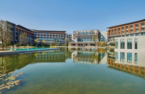 Fengxian Hotel | Discover Hilton Shanghai Fengxian: Family-Friendly Retreat