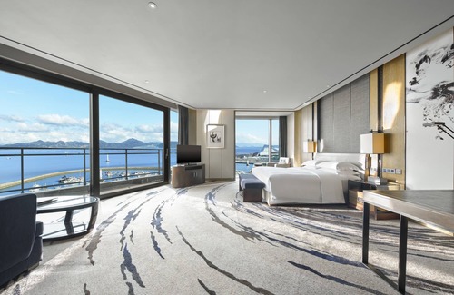 Shekou Hotel | Elegant Hilton Shenzhen Shekou Nanhai with Pool & Spa