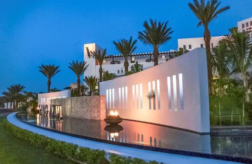 Zona Hotelera Resort | Relaxing Oceanfront Retreat at Hilton Vacation Club Cabo Azul