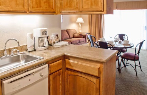 Avila Beach Resort | Hilton Vacation Club San Luis Bay Avila Beach - 1 BR King Ste plus with balcony