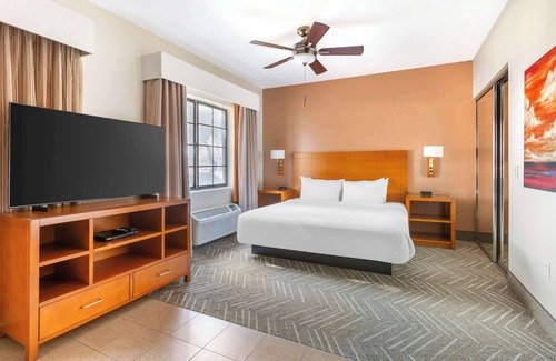 Palo Verde Hotel | Discover Hilton Vacation Club Varsity Club Tucson Experience