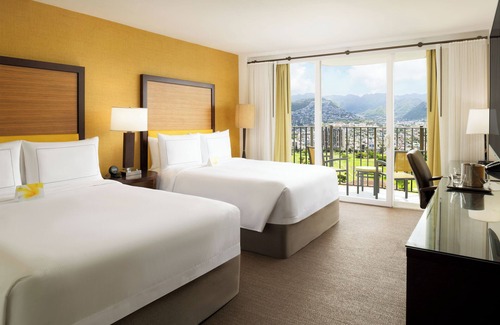 Waikiki Resort | Relax at Hilton Waikiki Beach - 4-Star Stay with Pool & Spa
