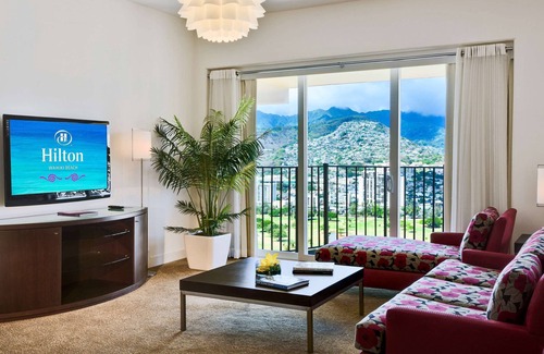 Waikiki Resort | Relax at Hilton Waikiki Beach - 4-Star Stay with Pool & Spa