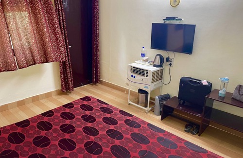 Narainkoti Hotel | Cozy Himalayan Comforts with Breakfast & Family-Friendly Vibes