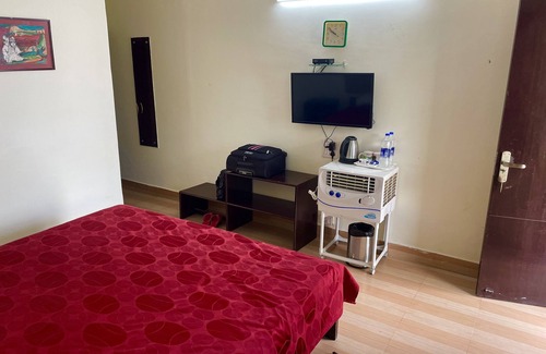 Narainkoti Hotel | Cozy Himalayan Comforts with Breakfast & Family-Friendly Vibes