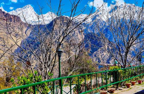 Gobind Dham Hotel | Discover Himalayan High, Auli: Family-Friendly Retreat