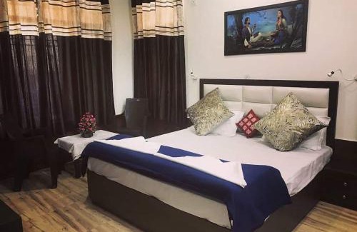 Palampur Hotel | Cozy Himalayan Retreat: Family-Friendly, 4-Star Stay